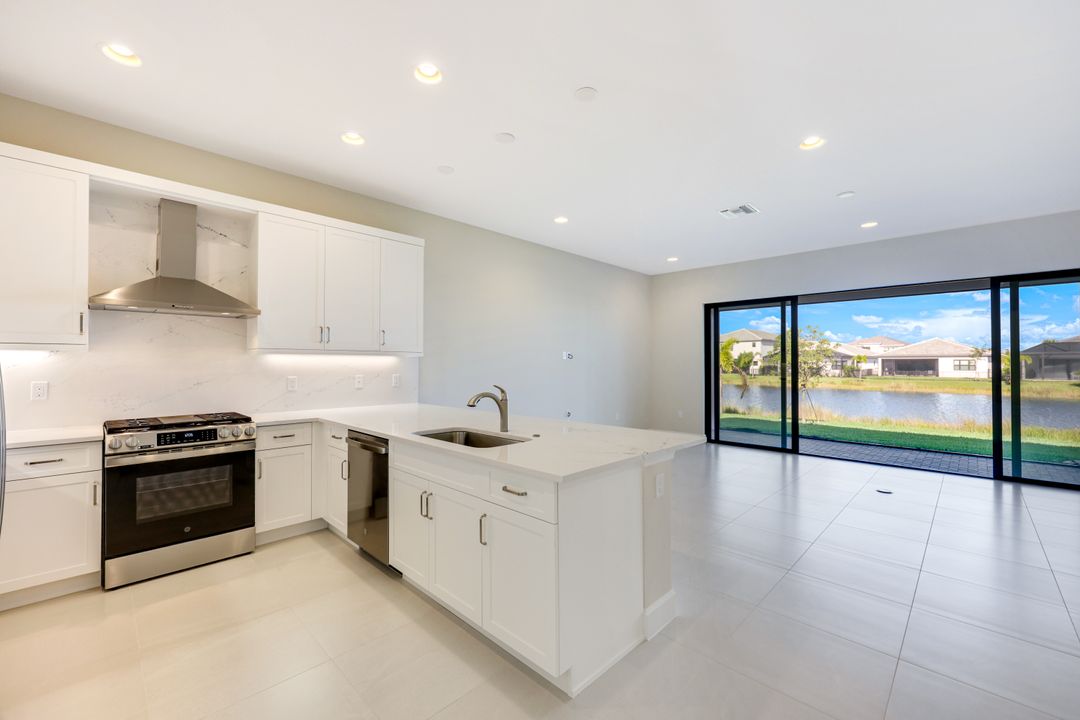 12650 Alderson Ave, Estero, FL 33928