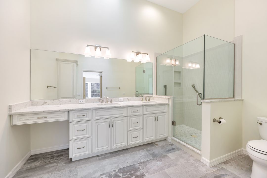 6210 Reserve Cir #504, Naples, FL 34119