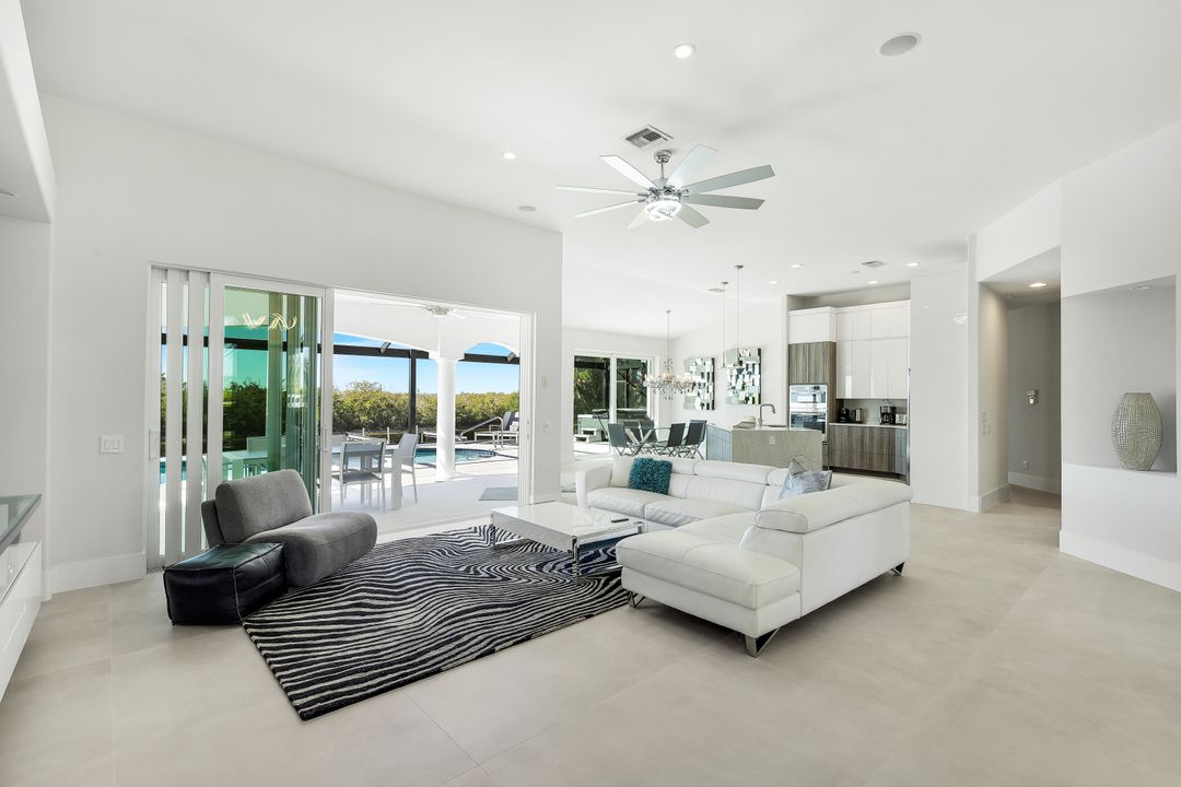 3624 Surfside Blvd, Cape Coral, FL 33914