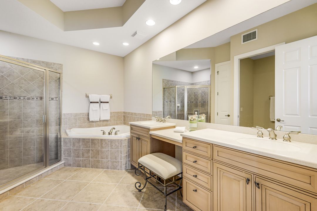 9217 Quartz Ln #102, Naples, FL 34120