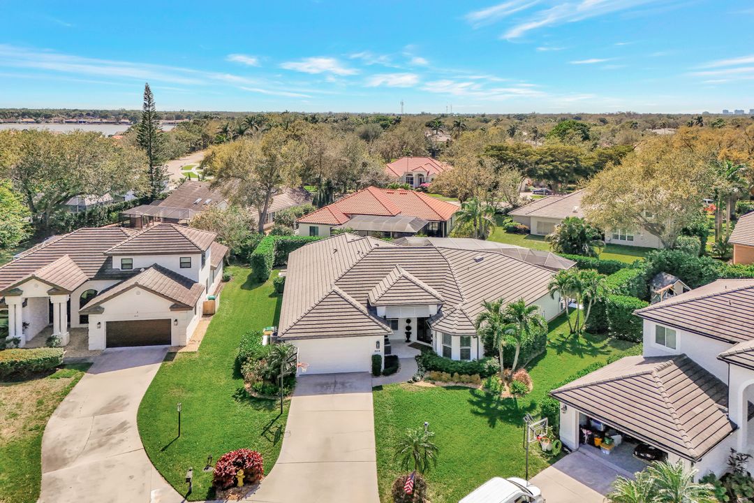 8019 San Simeon, Naples, FL 34109