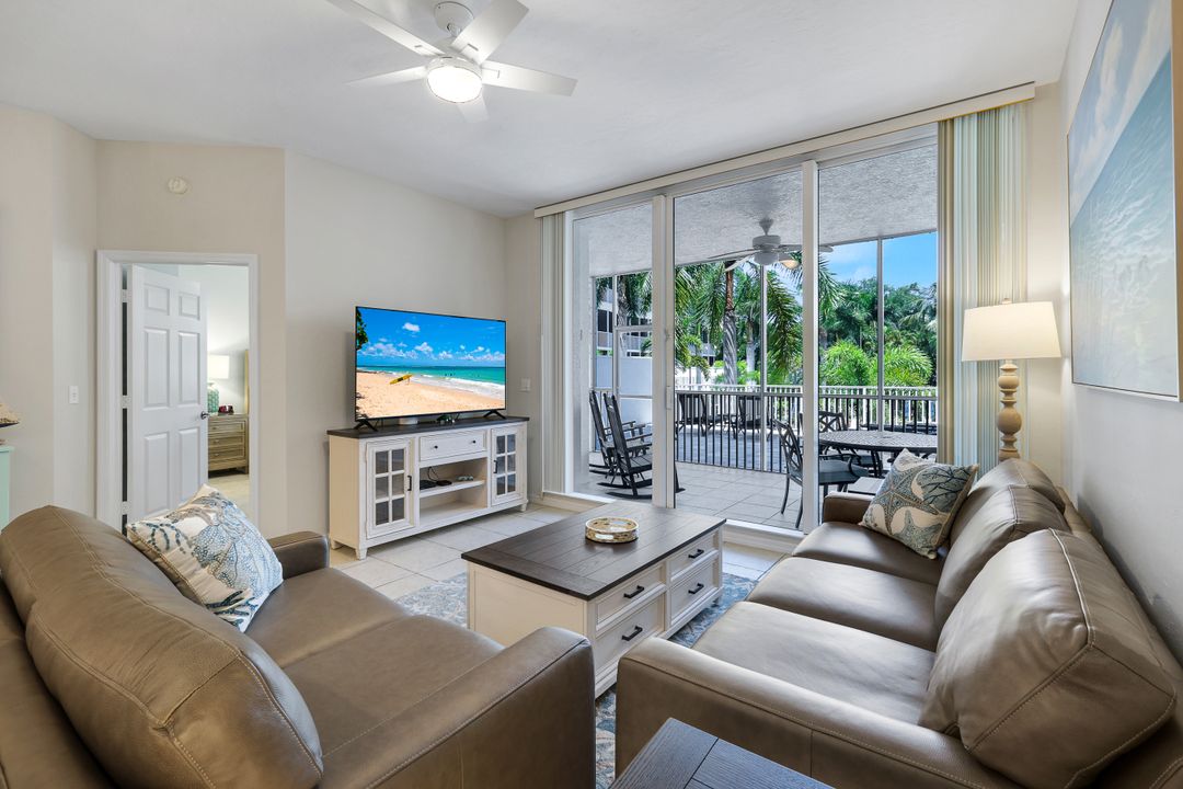 460 Launch Cir #202, Naples, FL 34108