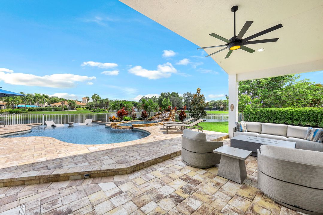 2179 Canary Island Cove, Naples, FL 34119