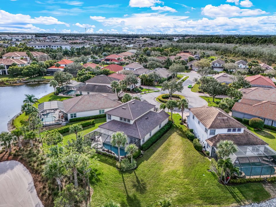 9175 Shale Ct, Naples, FL 34120