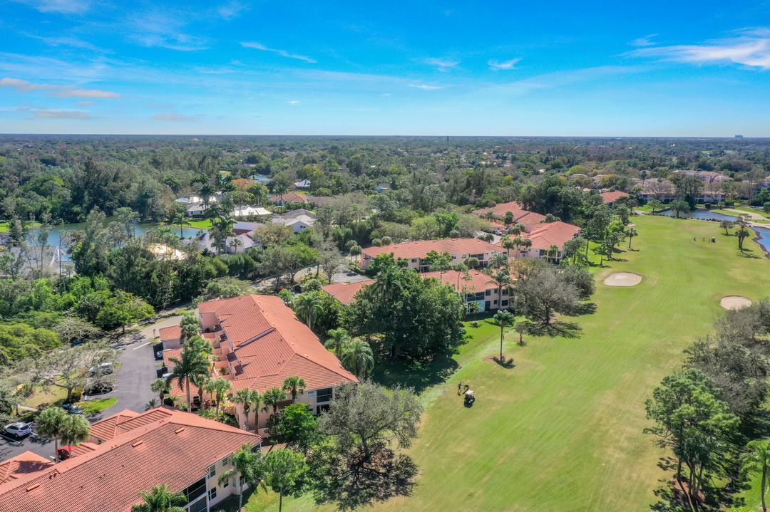 628 Woodshire Ln #G4, Naples, FL 34105