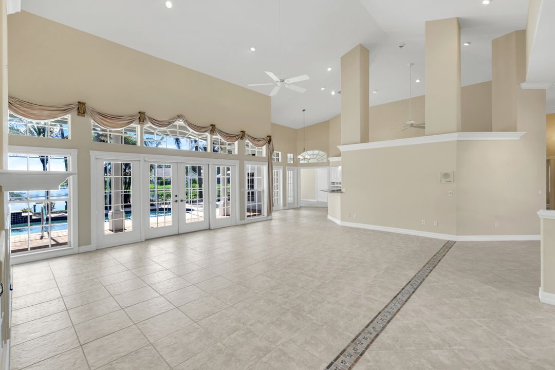 11201 Phoenix Way, Naples, FL 34119