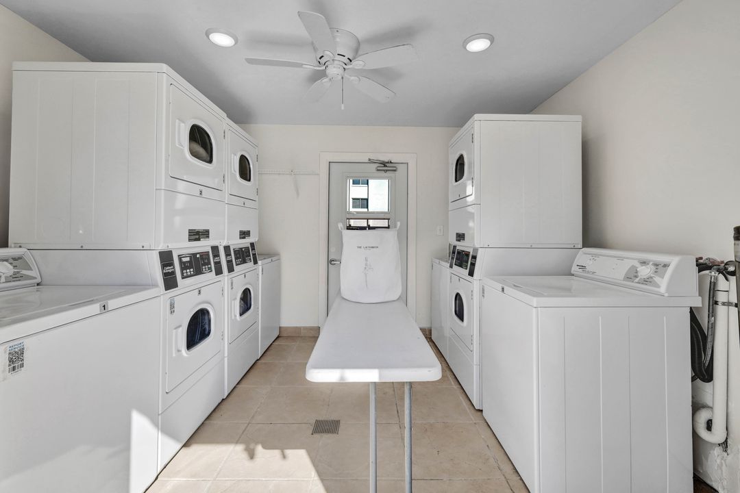 1910 Gulf Shore Blvd N, Naples, FL 34102