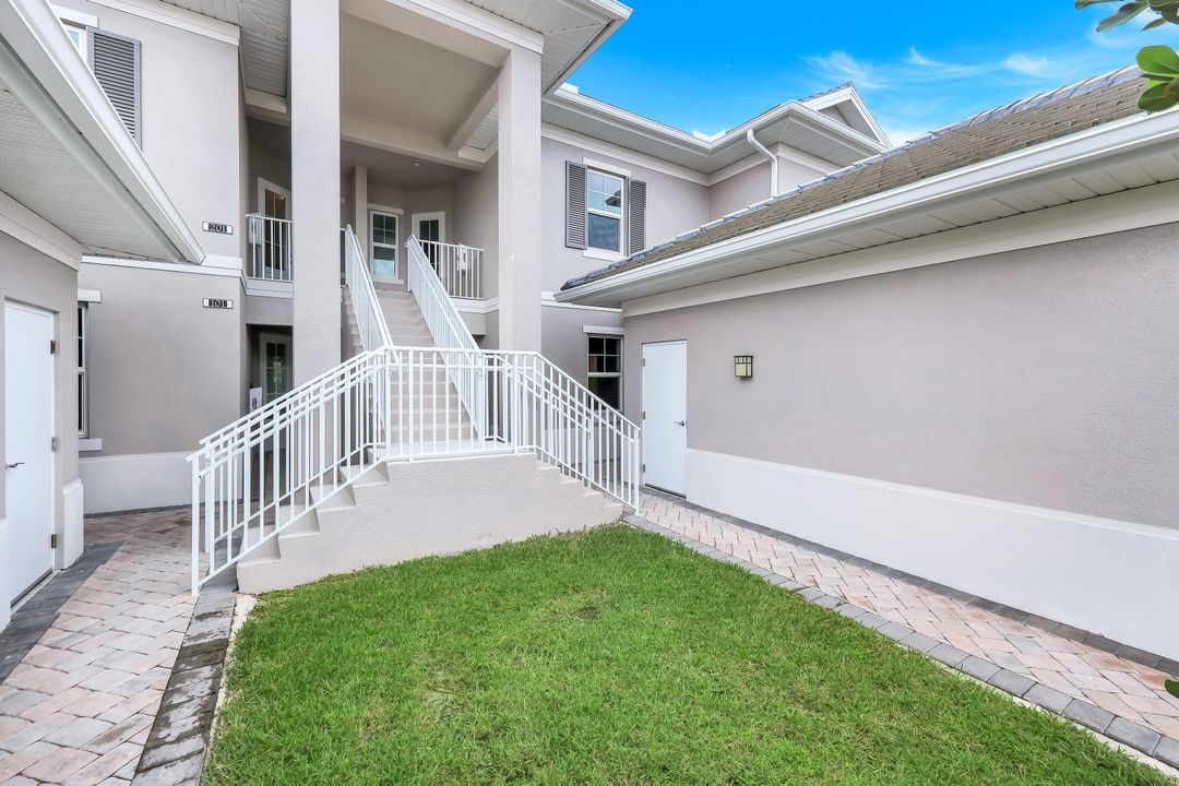 280 Antilles Wy E #101, Naples, FL 34112
