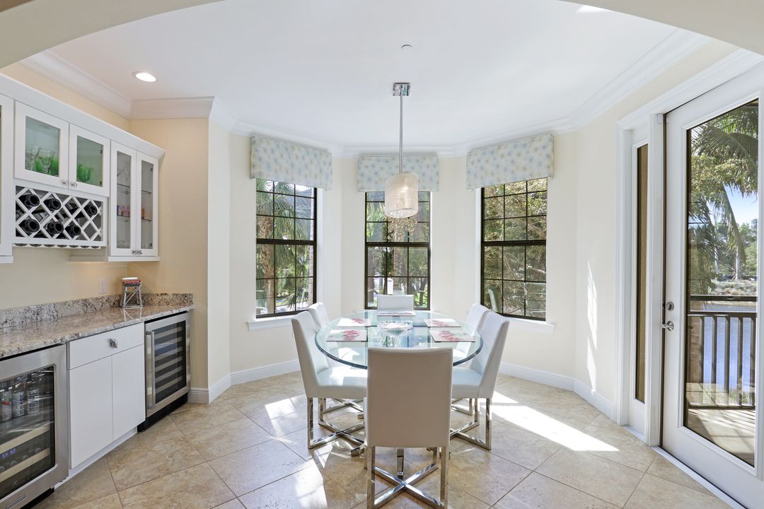 2555 Marquesa Royale Ln #1-101, Naples, FL 34109