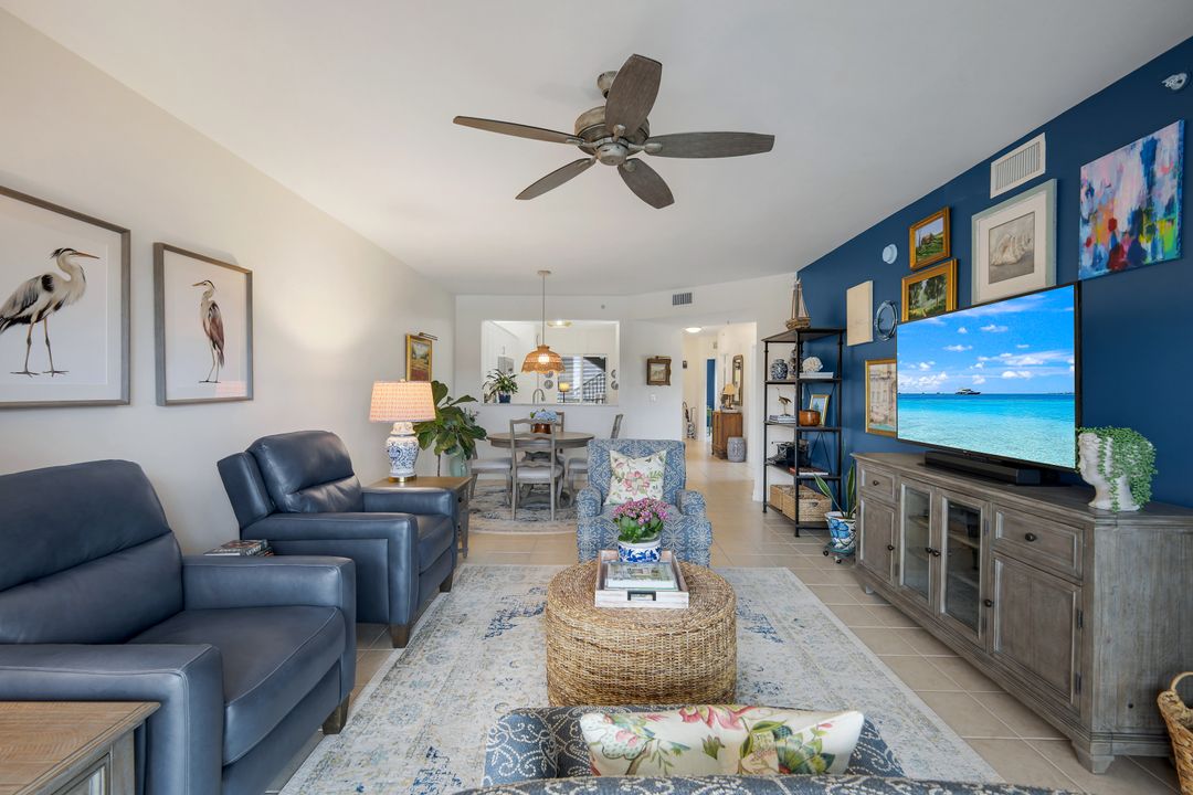 7822 Great Heron Way #201, Naples, FL 34104