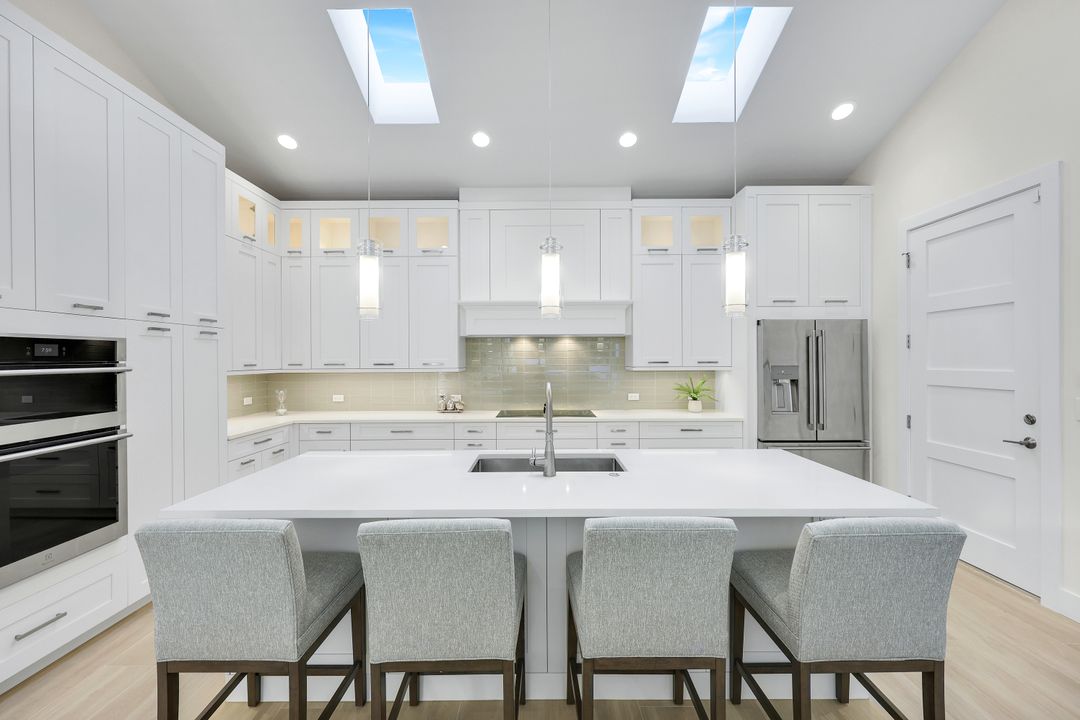 2100 Curtis St, Naples, FL 34112