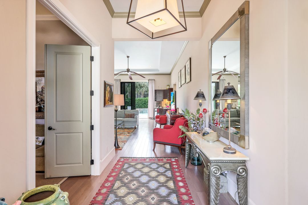 2239 Residence Cir, Naples, FL 34105