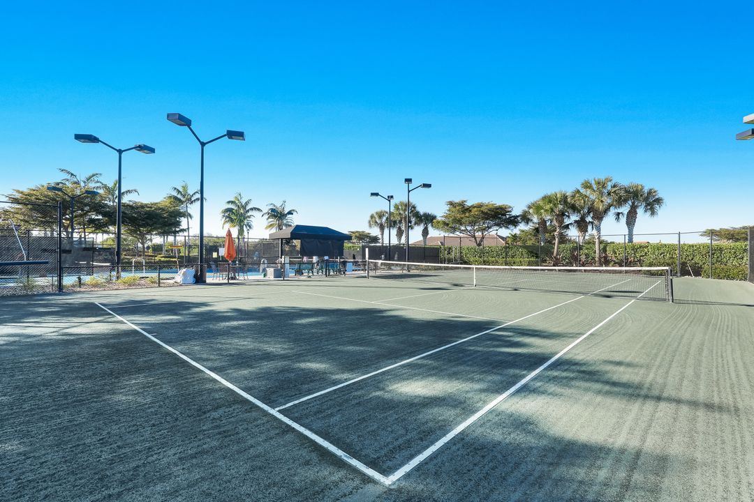 8262 Promoso Ct, Naples, FL 34114