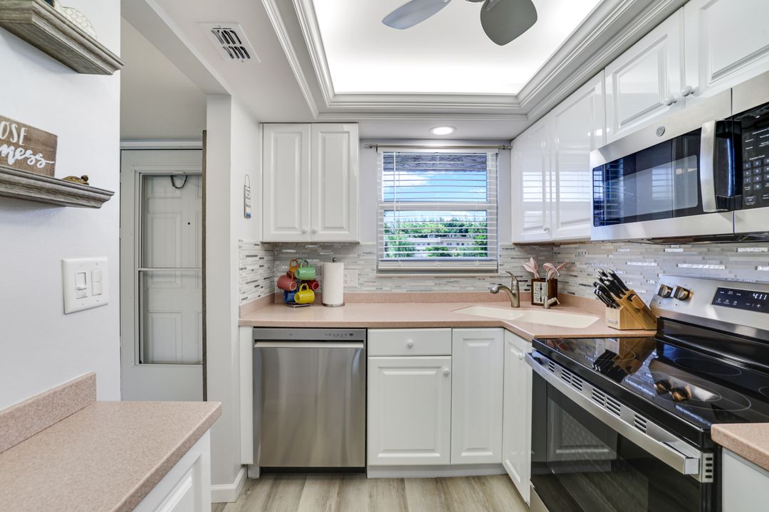 200 Forest Lakes Blvd #204, Naples, FL 34105