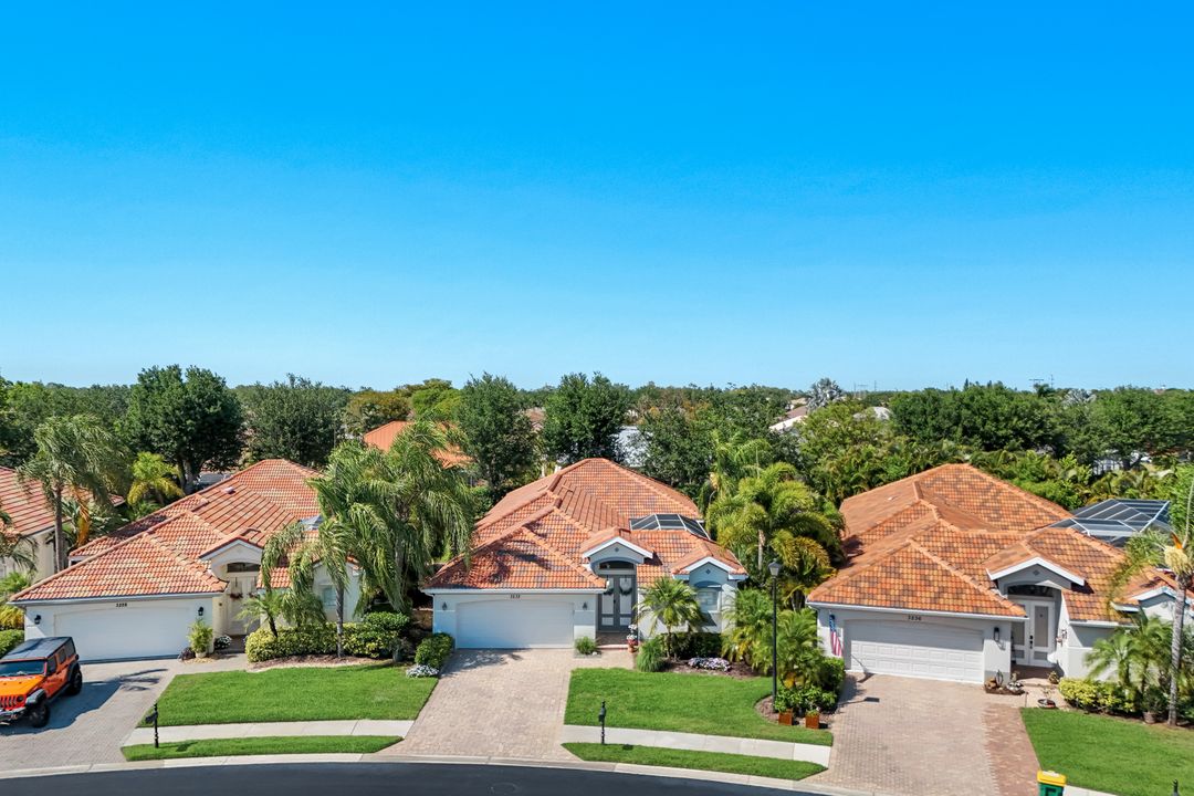 3232 Sundance Cir, Naples, FL 34109