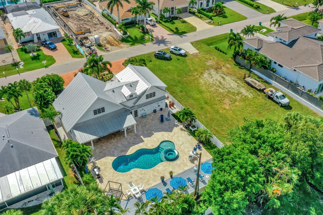 535 93rd Ave N, Naples, FL 34108