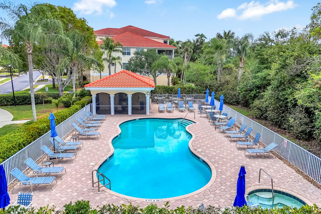 4843 Hampshire Ct #204, Naples, FL 34112