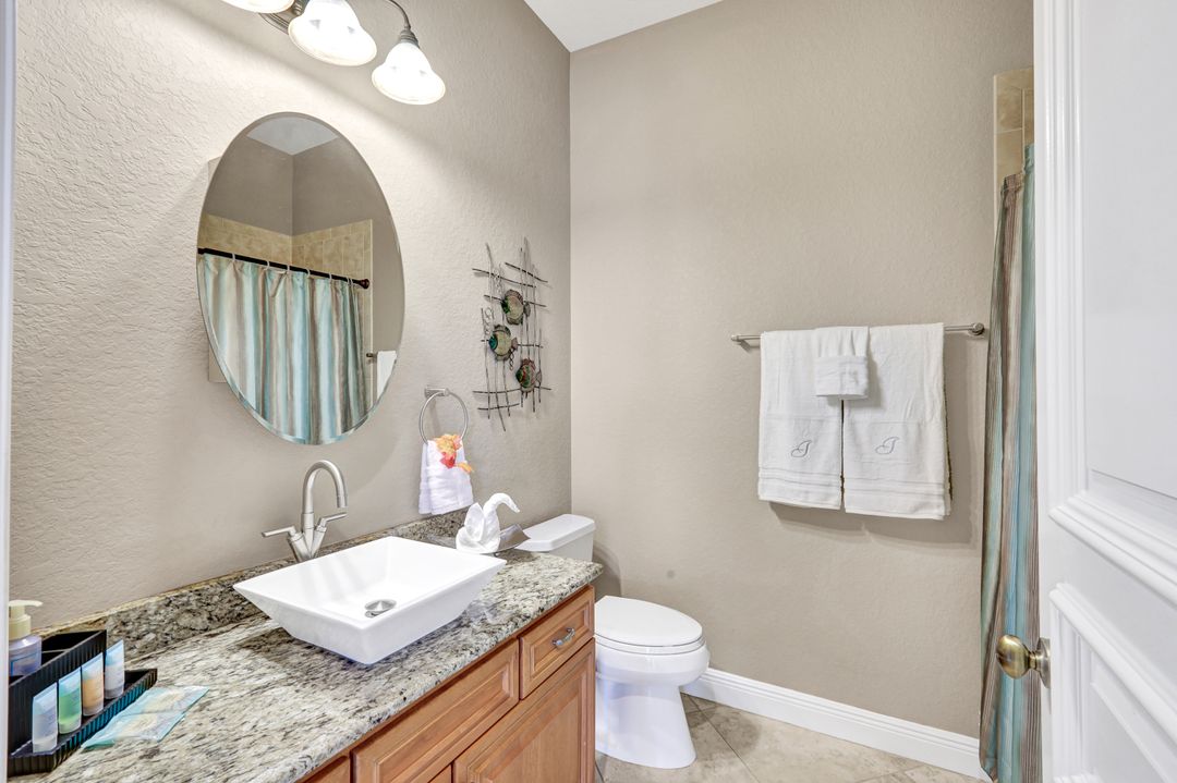 2033 SE 7th St, Cape Coral, FL 33990