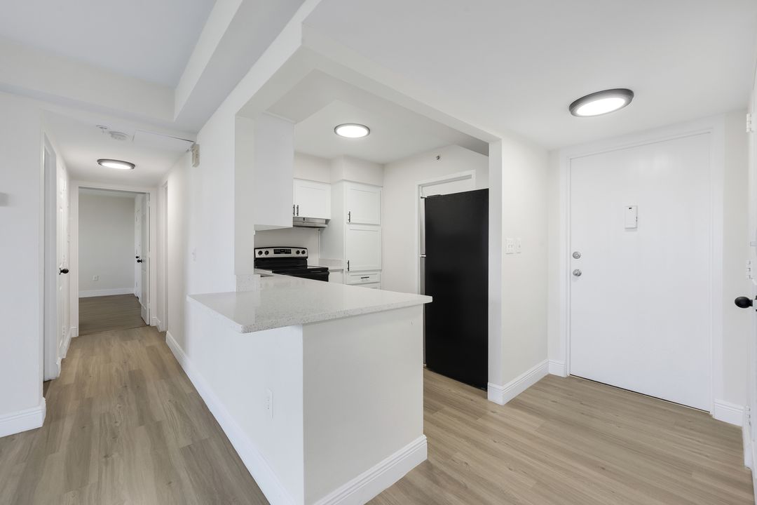 20 W Lucerne Cir #609, Orlando, FL 32801