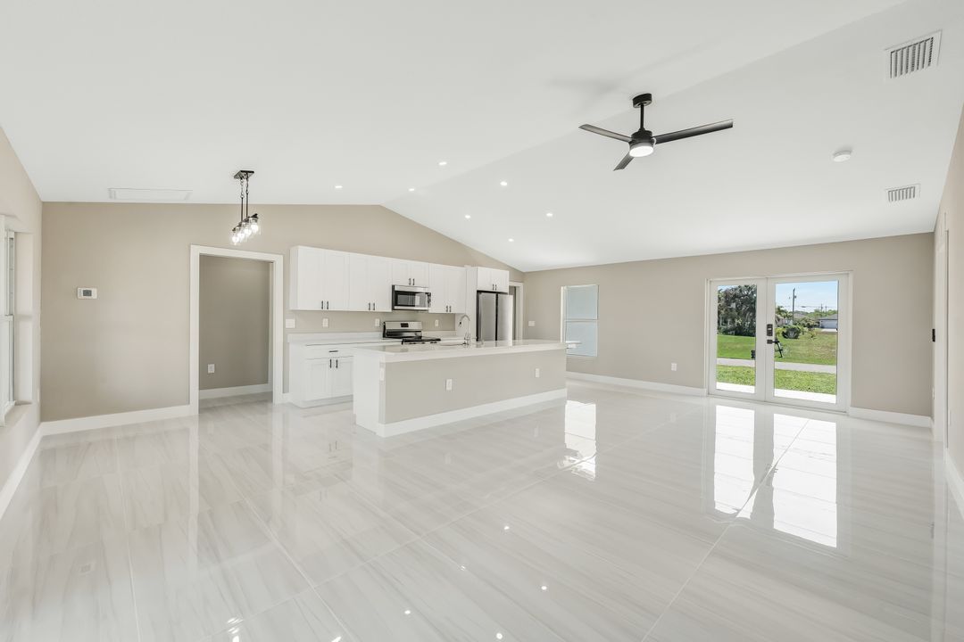 2821 NW 25th Ln, Cape Coral, FL 33993