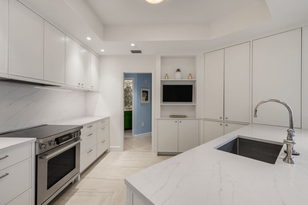 8440 Abbington Cir #D25, Naples, FL 34108