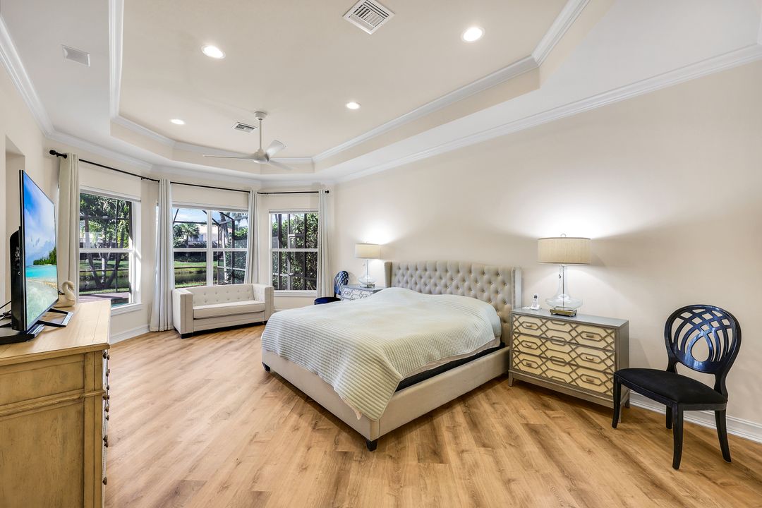 4963 Rustic Oaks Cir, Naples, FL 34105