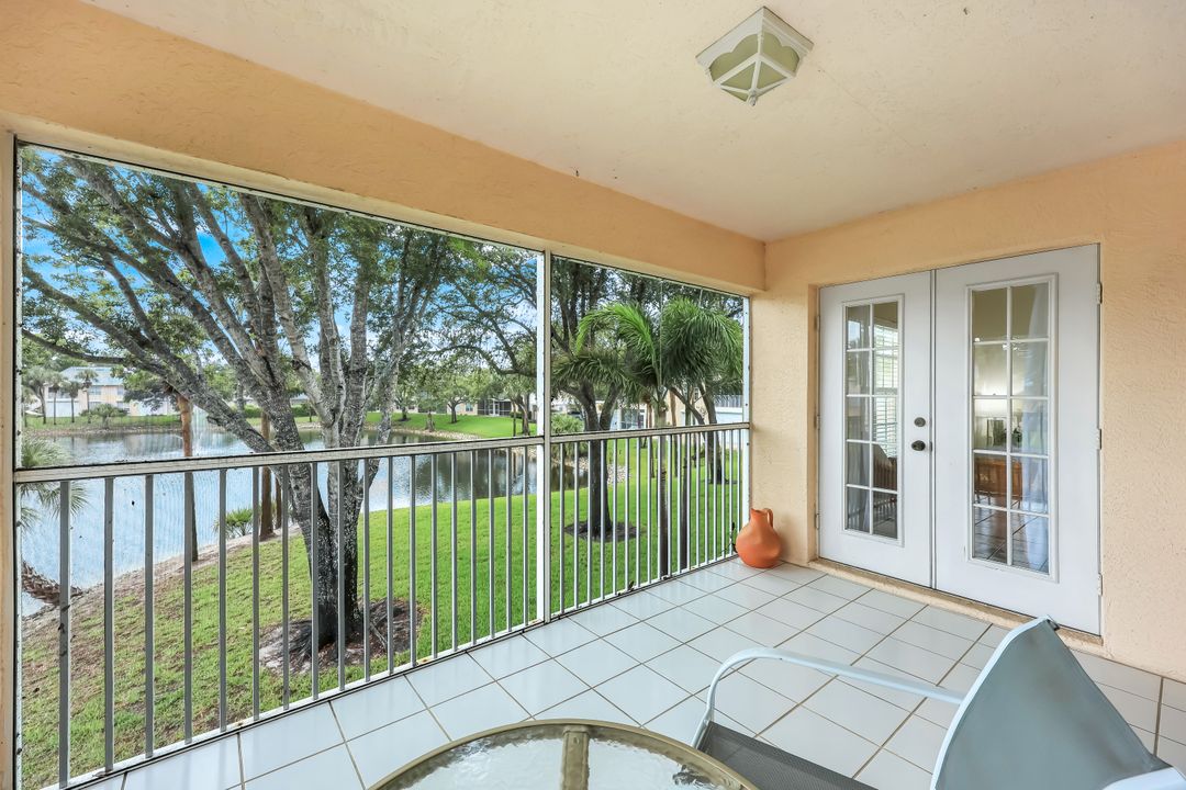 736 Wiggins Lake Dr #201, Naples, FL 34110