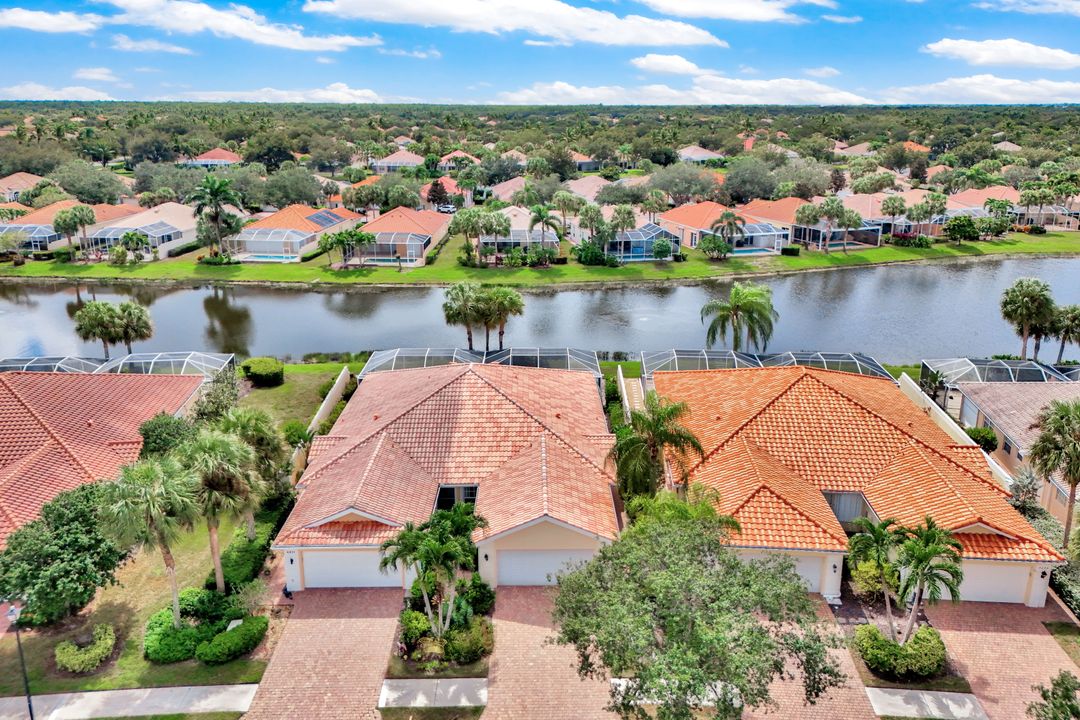 4307 Redonda Ln, Naples, FL 34119