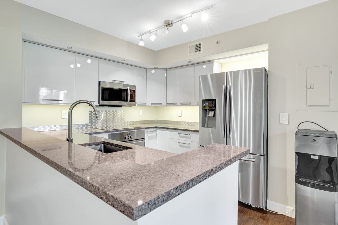 1280 Wildwood Lakes Blvd #104, Naples, FL 34104