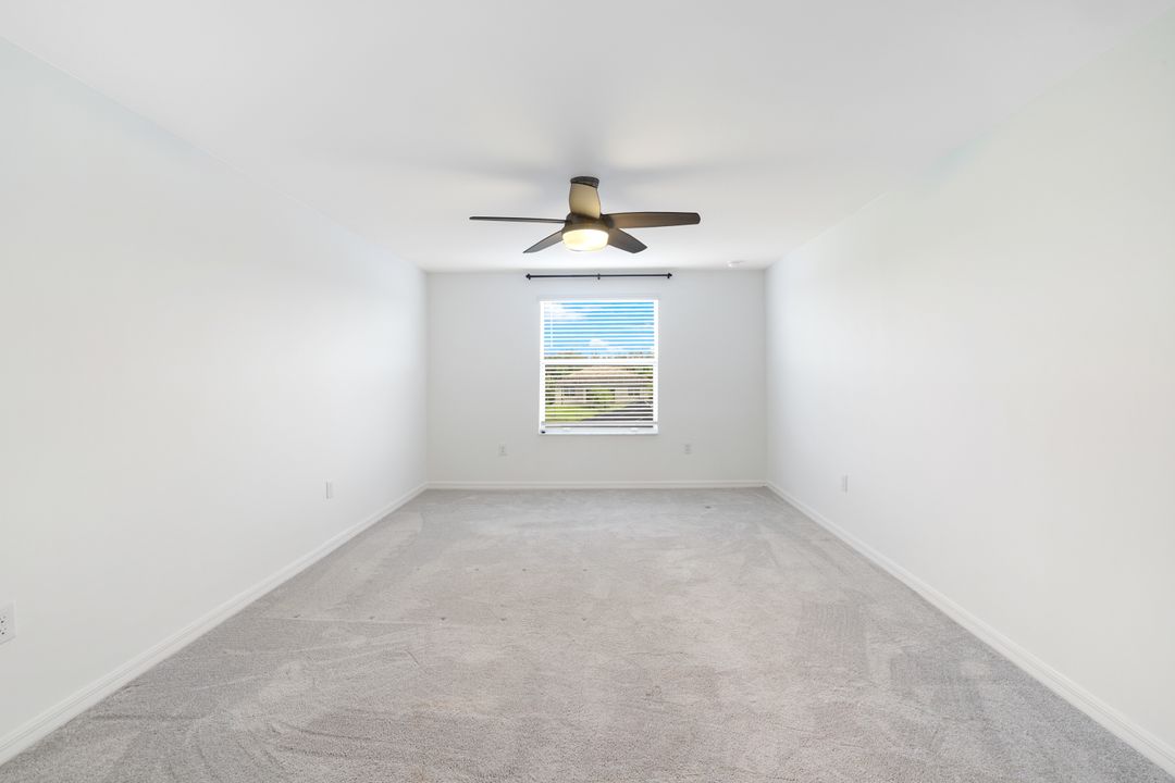 2253 Avocado Ln, Naples, FL 34120