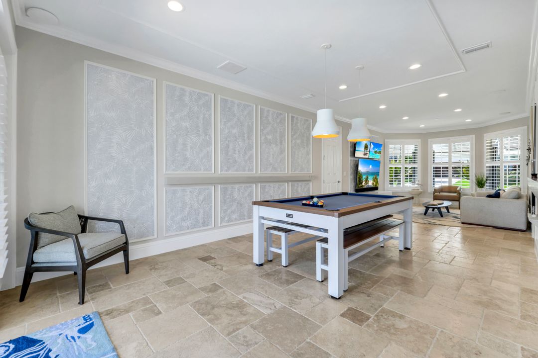 273 Egret Ave, Naples, FL 34108