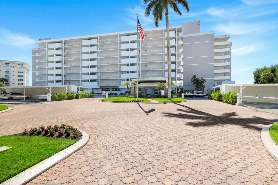 3443 Gulf Shore Blvd N #313, Naples, FL 34103