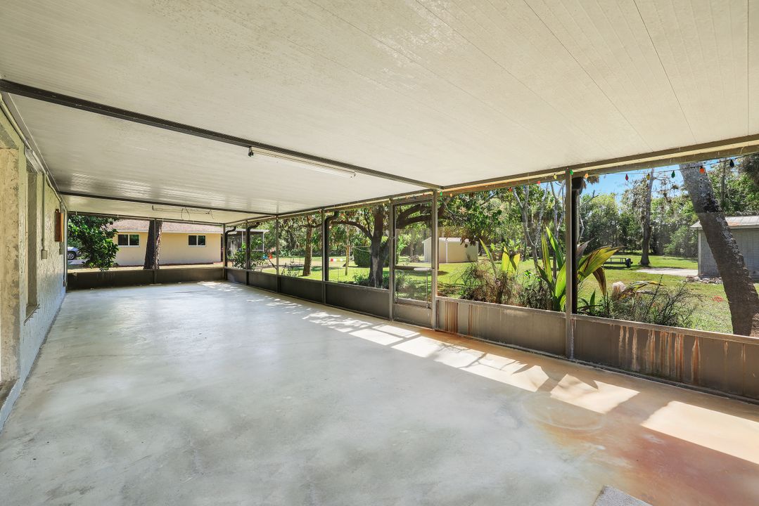 5290 Cypress Ln, Naples, FL 34113