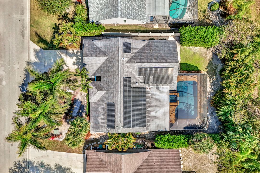 10341 Regent Cir, Naples, FL 34109