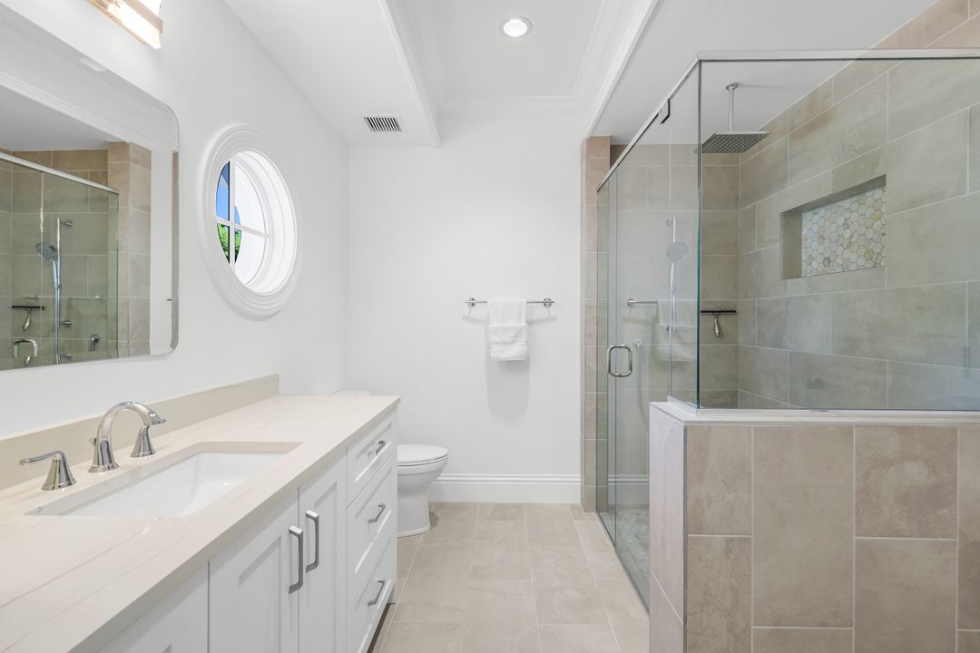 400 Springline Dr, Naples, FL 34102