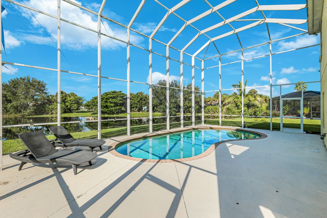 2210 Cape Heather Cir, Cape Coral, FL 33991