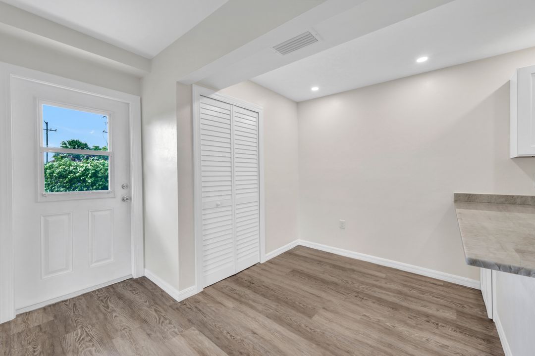 330 Kon Tiki Dr #D-1, Naples, FL 34113