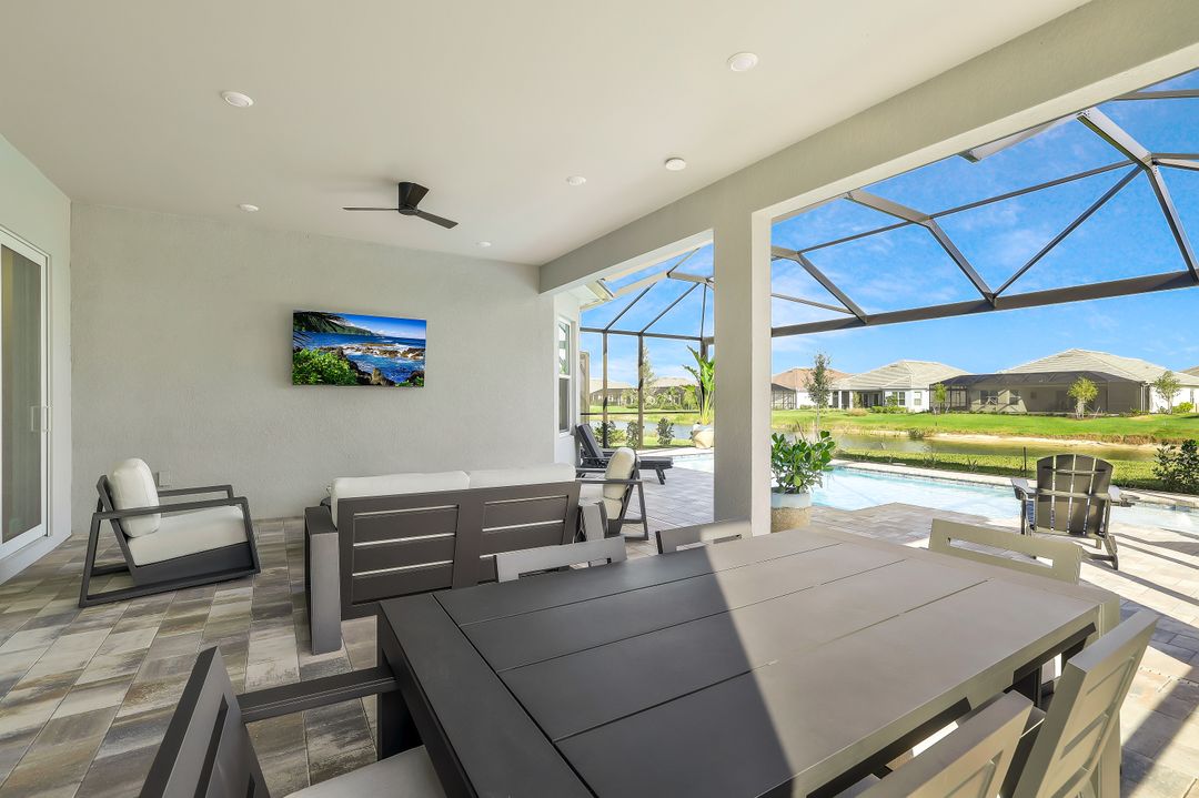 15804 Derna St, Naples, FL 34114