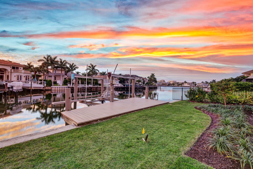 3637 Crayton Rd, Naples, FL 34103