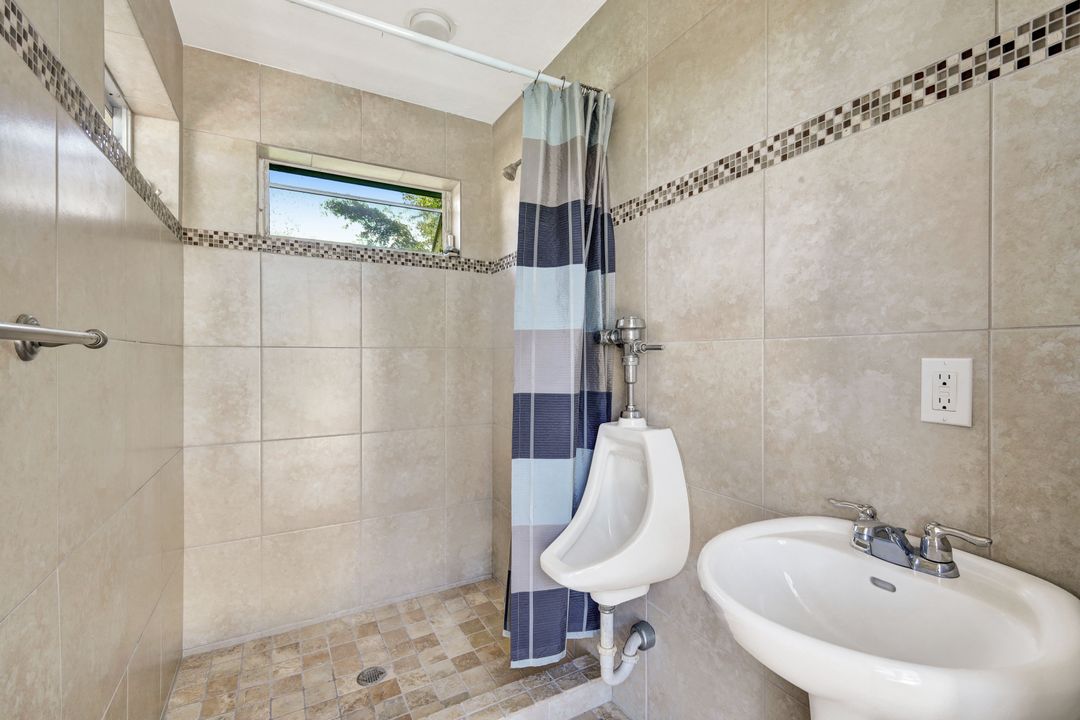 28385 Sombrero Dr, Bonita Springs, FL 34135