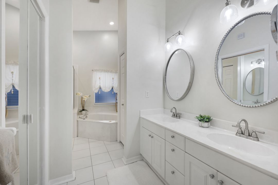 129 Sabal Lake Dr, Naples, FL 34104