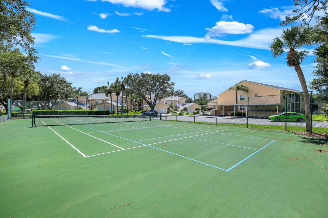 752 Wiggins Lake Dr #201, Naples, FL 34110
