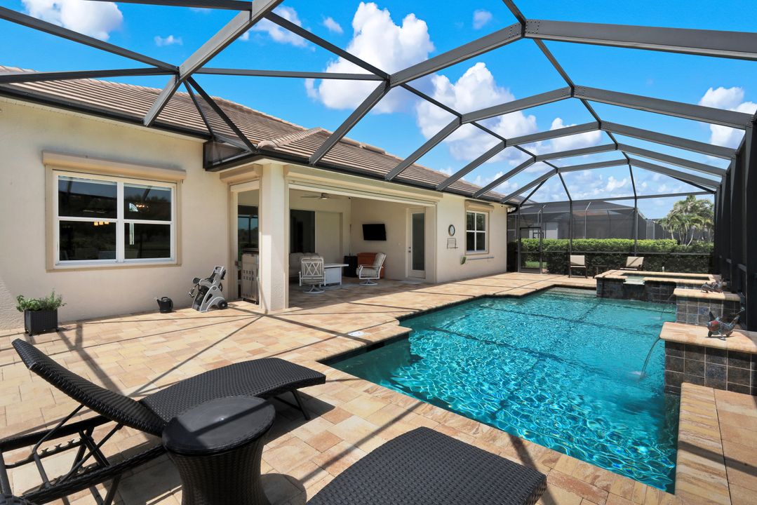 9259 Fieldstone Ln, Naples, FL 34120