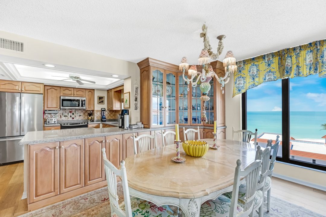 3215 Gulf Shore Blvd N #611, Naples, FL 34103