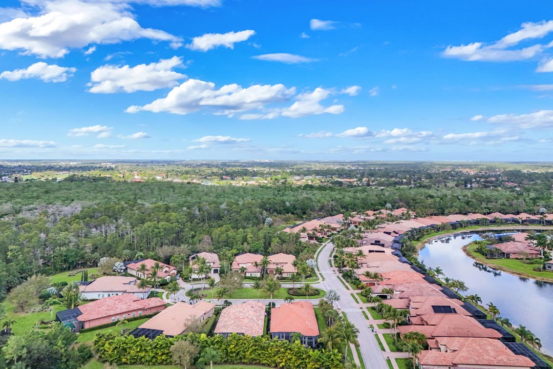 6419 Vivaldi Ct, Naples, FL 34113