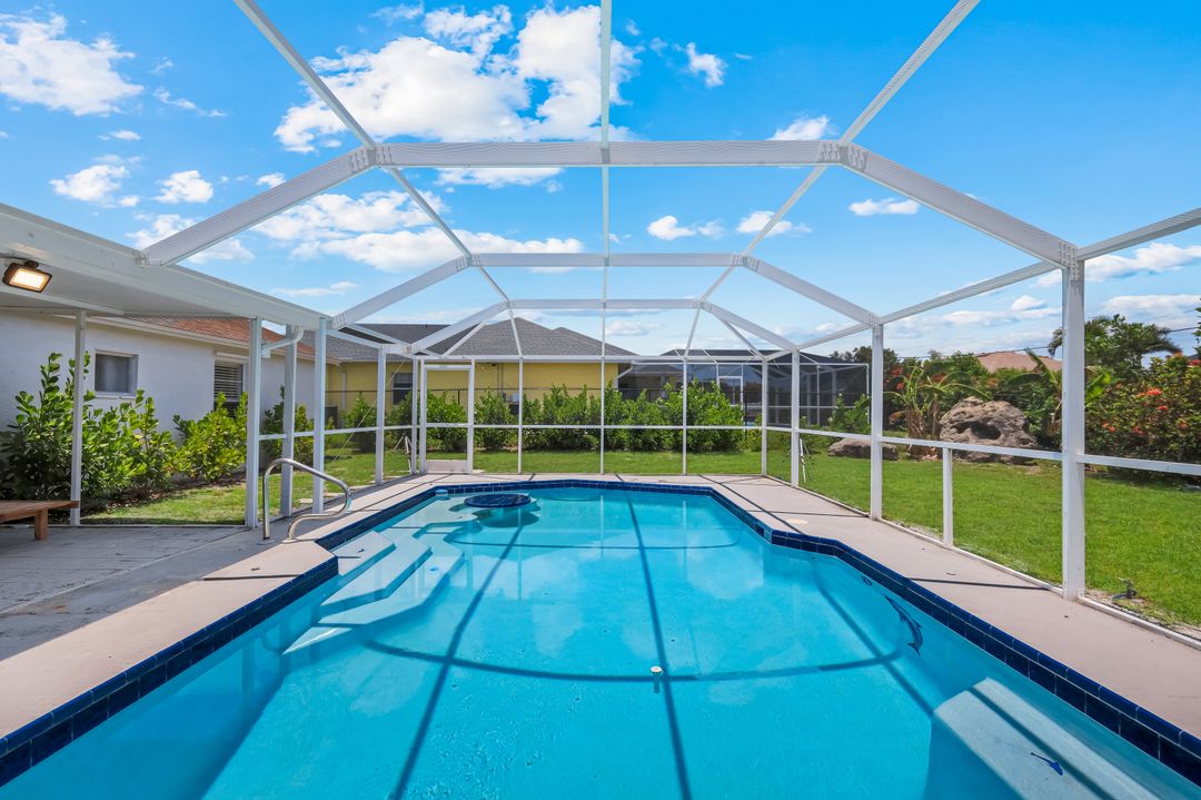 1307 SW 43rd Ln, Cape Coral, FL 33914