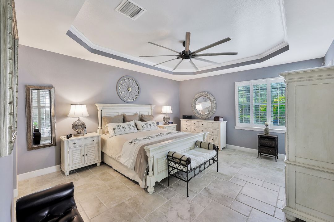 8130 Valiant Dr, Naples, FL 34104