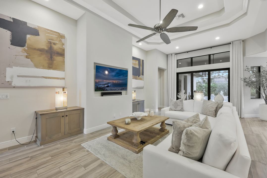10082 Palazzo Dr, Naples, FL 34119