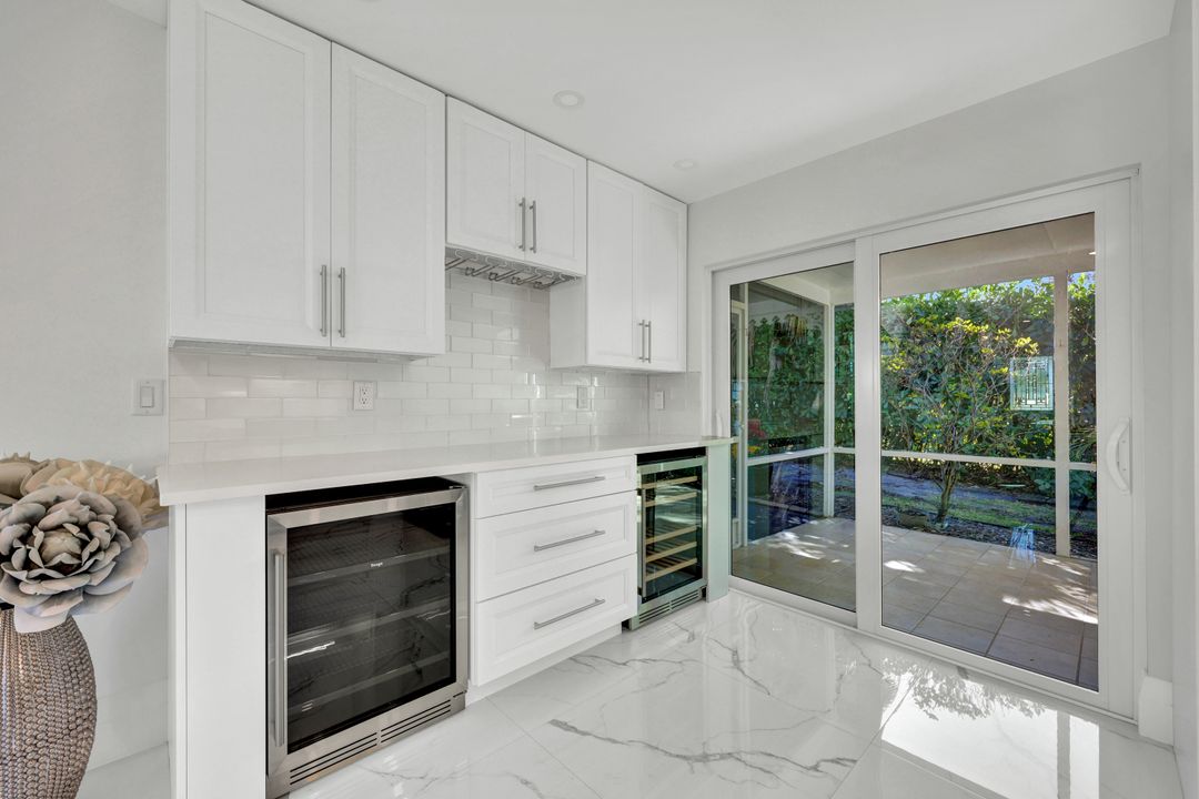 20 Kings Rd, Naples, FL 34112