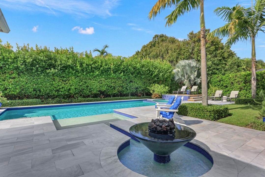 679 Rudder Rd, Naples, FL 34102